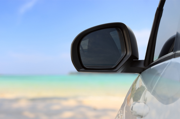 mirror-car-beach-is-header car mirror at beach