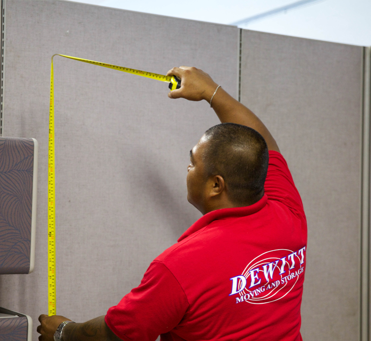 worker-measuring-is-right installer measuring