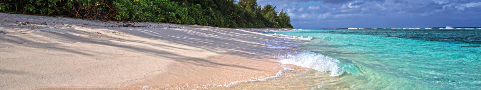 11623 Tourism_waves BEach waves in Guam